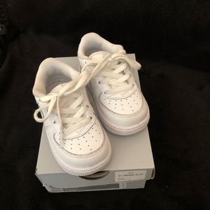 White Nike Air Force 1